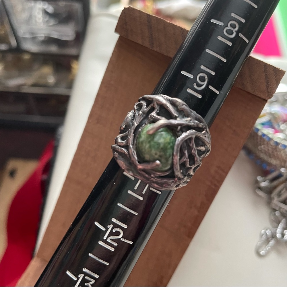 Vintage unmarked silver & green handmade ring - Picture 7 of 7